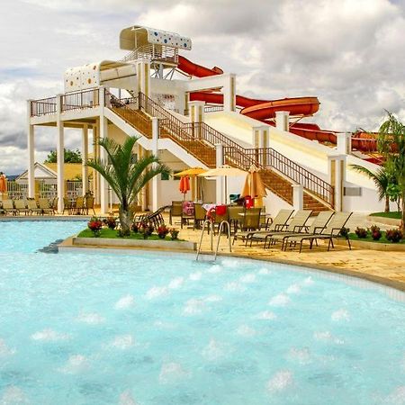 Thermas Lacqua Diroma Com Piscina De Ondas Gratis 24Horas Caldas Novas Esterno foto