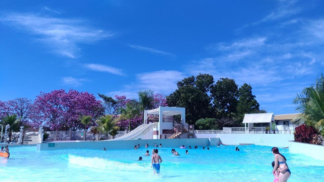Thermas Lacqua Diroma Com Piscina De Ondas Gratis 24Horas Caldas Novas Esterno foto