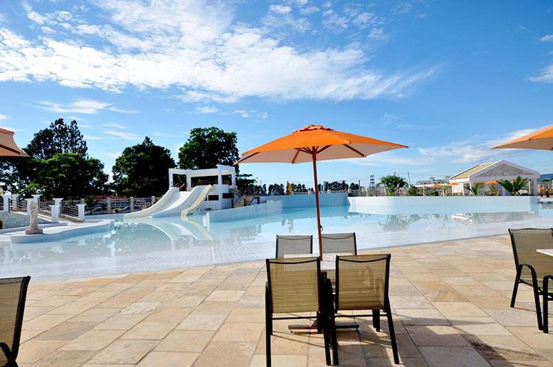 Thermas Lacqua Diroma Com Piscina De Ondas Gratis 24Horas Caldas Novas Esterno foto