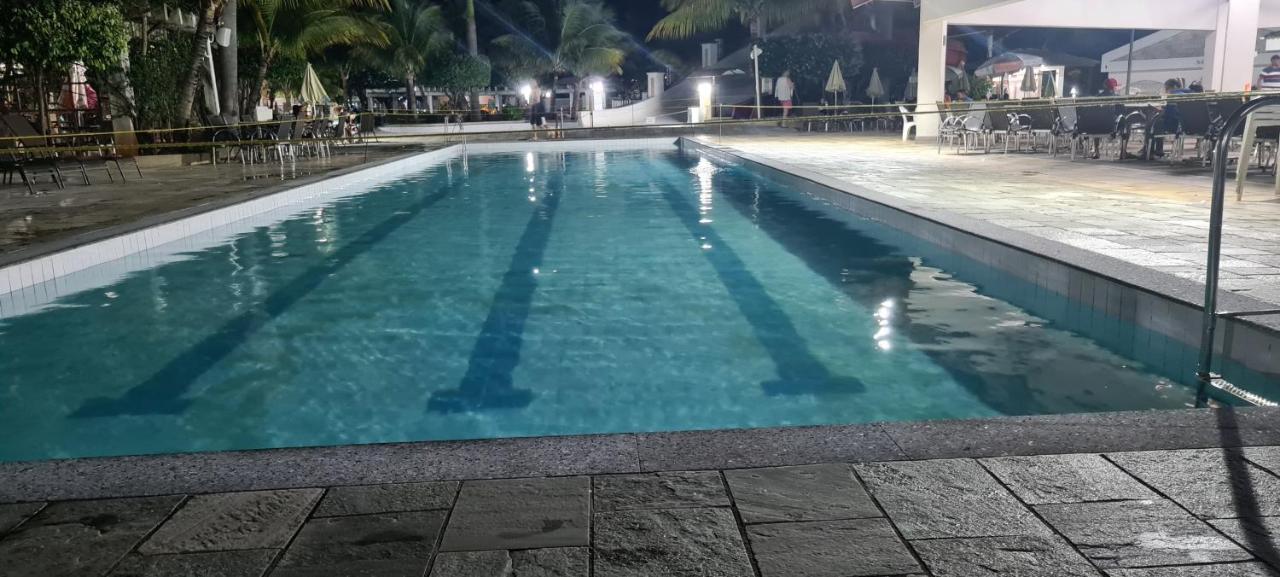 Thermas Lacqua Diroma Com Piscina De Ondas Gratis 24Horas Caldas Novas Esterno foto